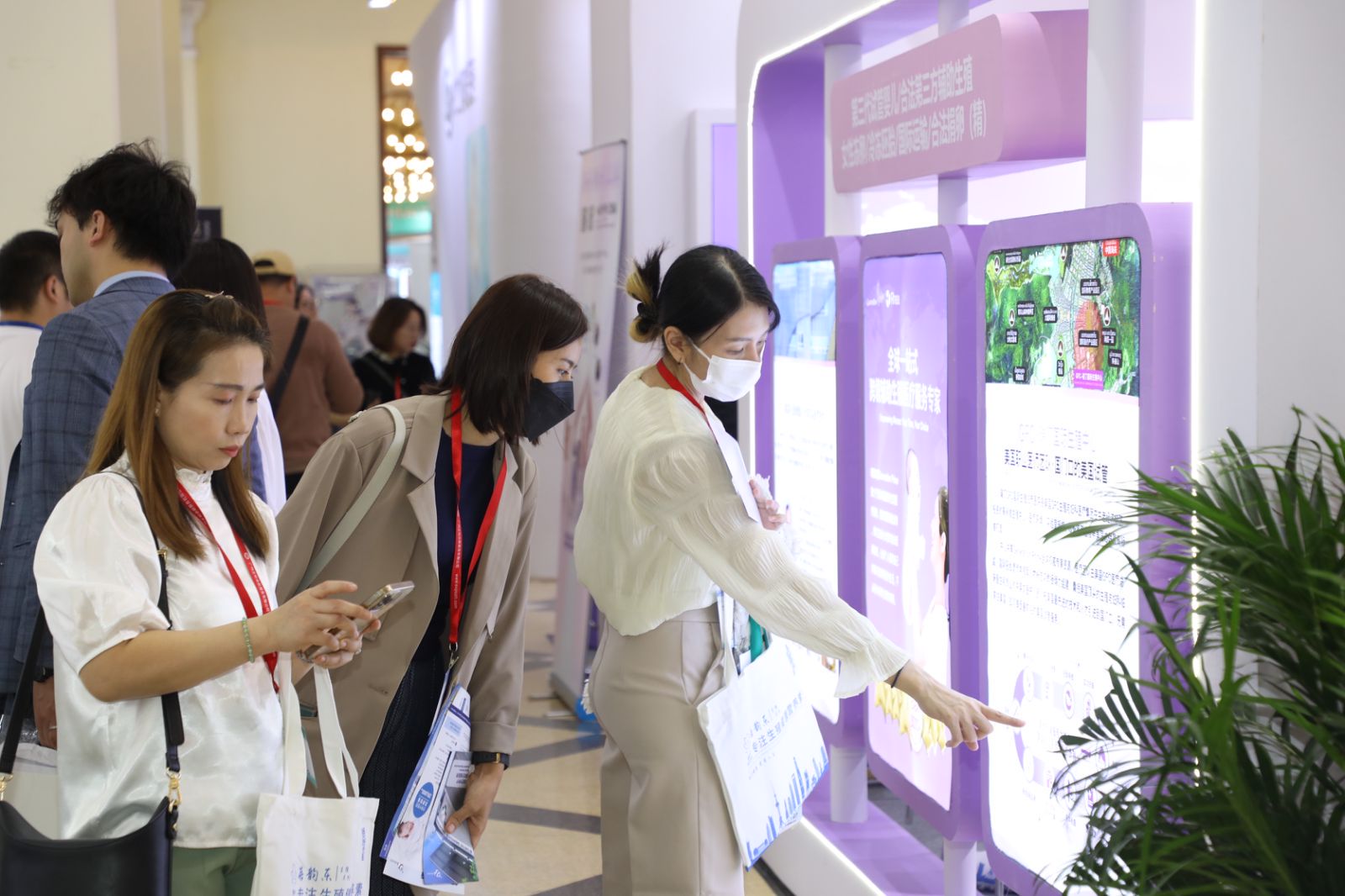 泰国lrc生殖医院见证上海国际医疗旅游展