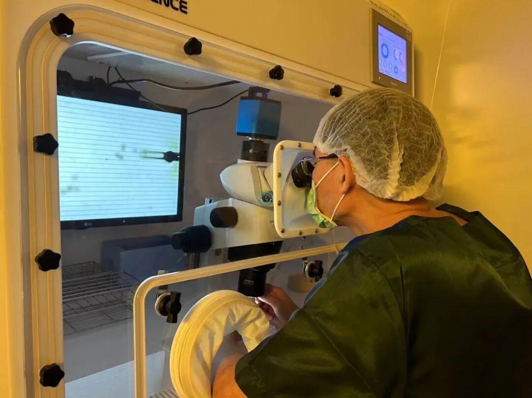 LRC配置国际高标准无尘实验室 ，提升试管成功率